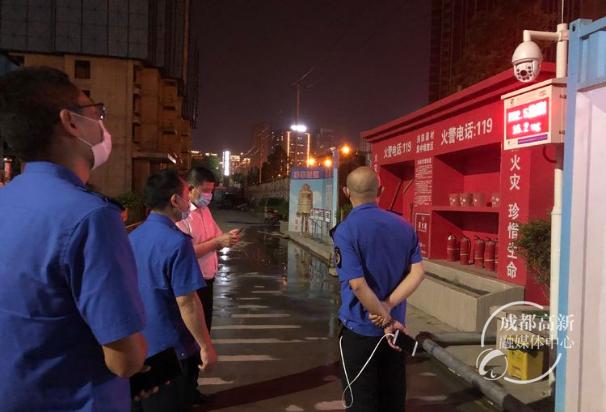 夜间巡查
