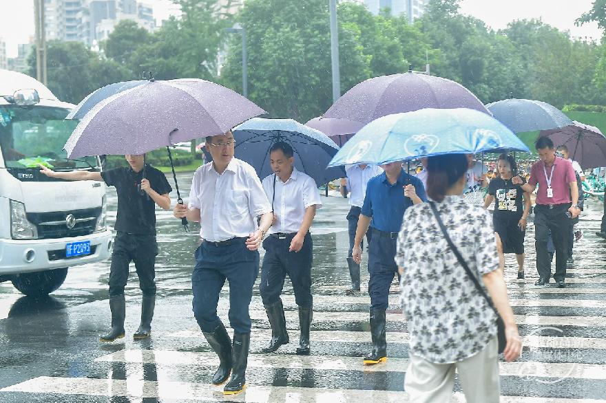 余辉防汛