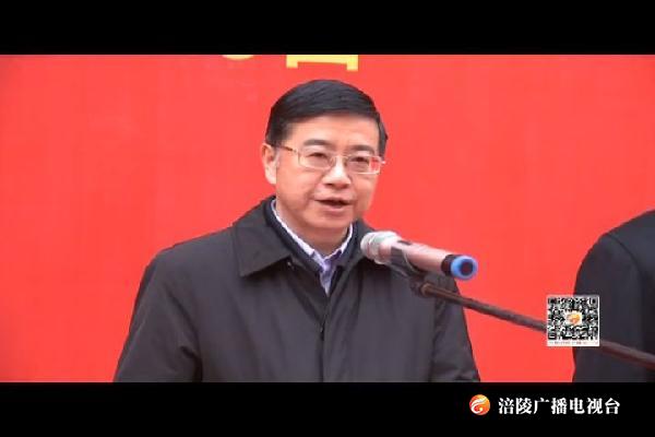 周少政出席区消防救援支队迎旗授衔换装仪式