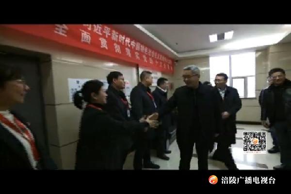 种及灵看望慰问一线职工