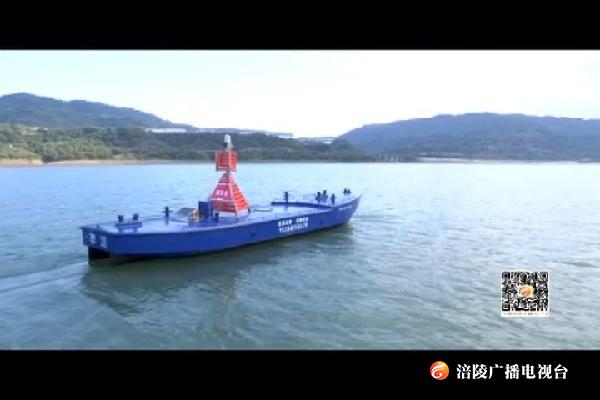 三峡库区水位今年首次跌至160米  航道部门移设航标保航行安全