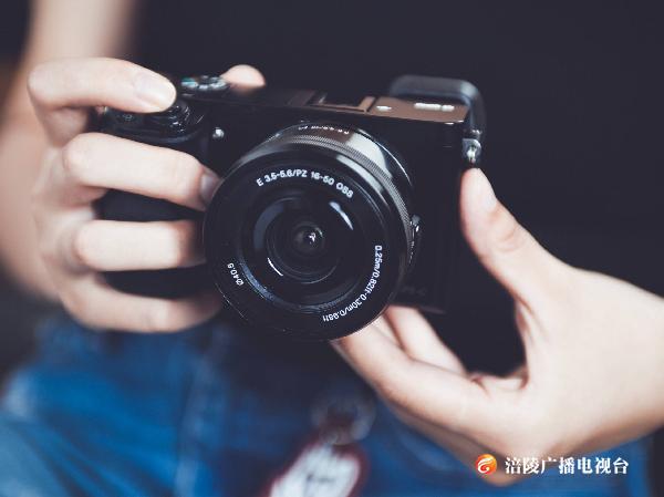 摄图网_500650381_相机摄影展示（非企业商用）