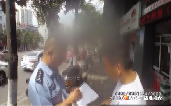 暖心！涪陵一聋哑男子丢失孩子  民警连比带划帮忙找回！