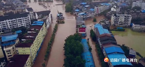 突发！强降雨致涪陵龙潭部分街道被淹