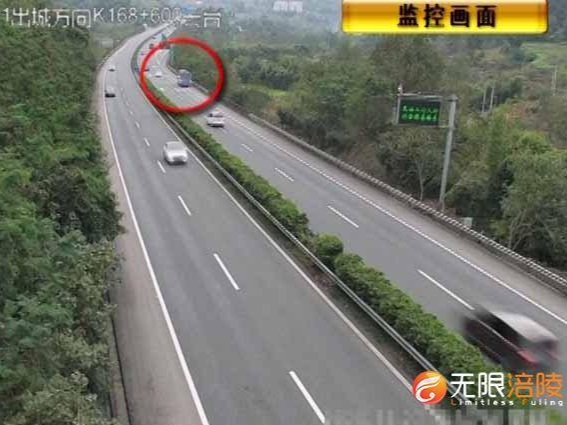 客车“带病”上路出故障   高速公路上“趴窝”了