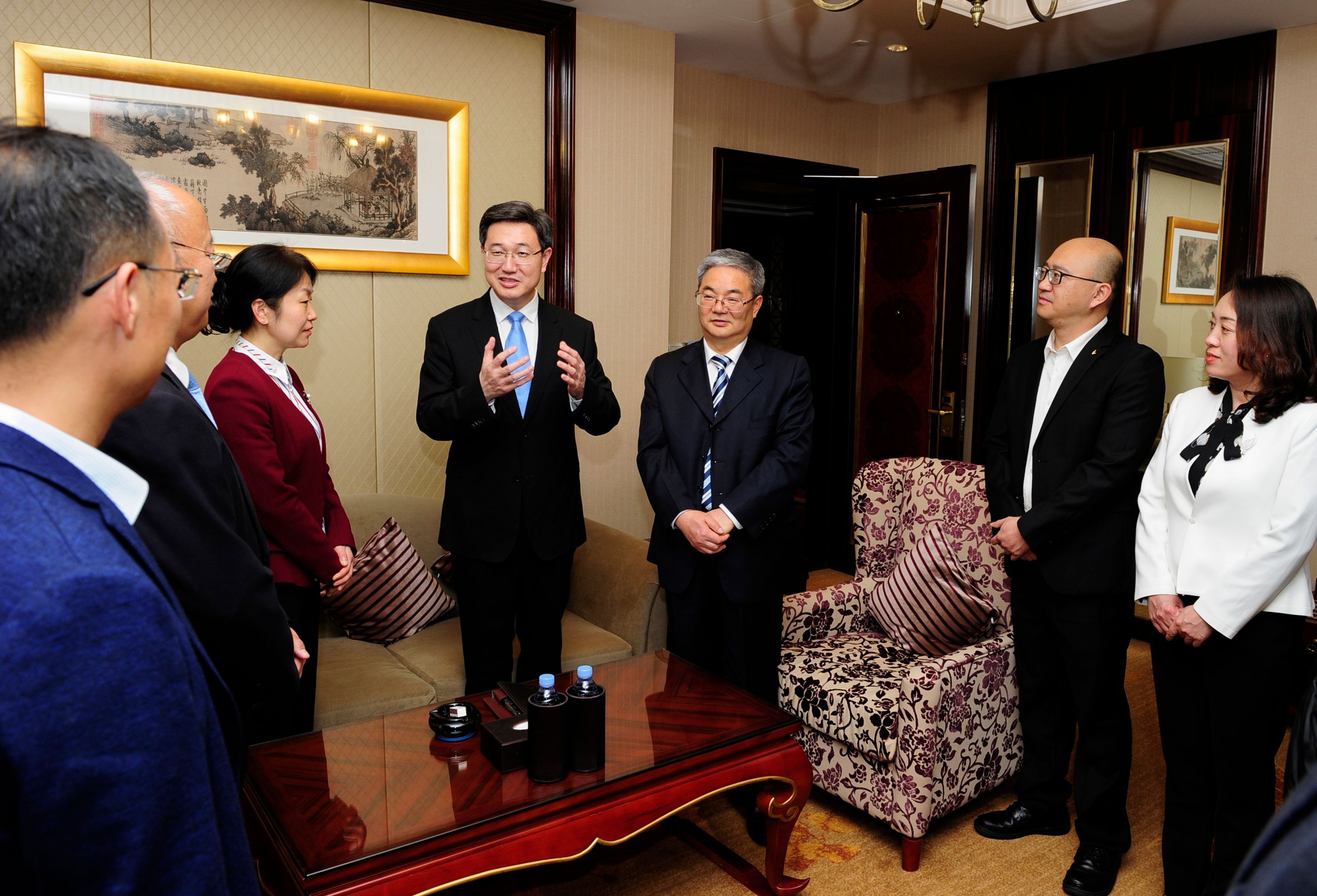 王志杰走访看望参加涪陵区“两会”的民主党派人士