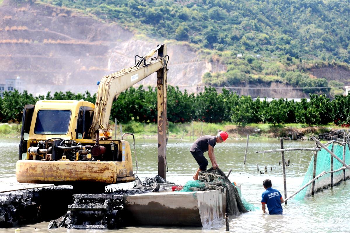清港：防洪涝、护生态 开展河道捕鱼“清网行动”