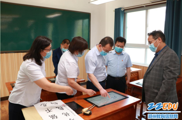 6参观学生社团