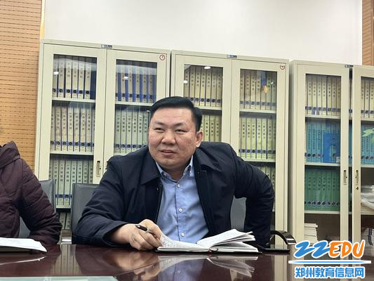 教科室副主任苏明亮提出下一步的方向