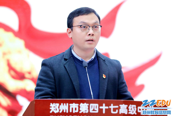 团委副书记赵冰冰发言
