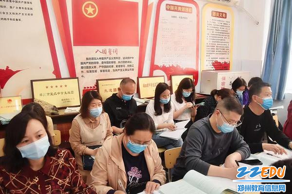 3 老师们积极参与听课，相互学习