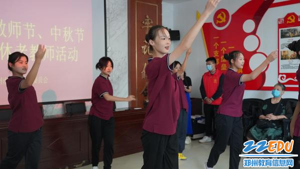 舞蹈表演《灯火里的中国》