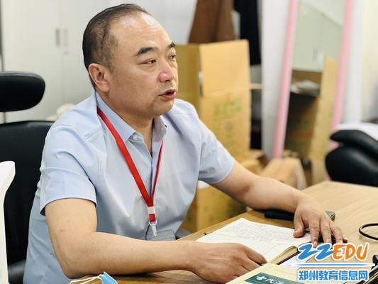 教学校长陶庆新参会做成绩分析指导工作