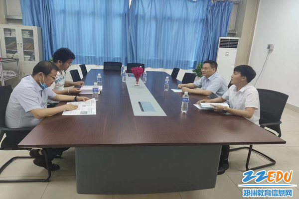 1.校企双方洽谈交流合作_副本