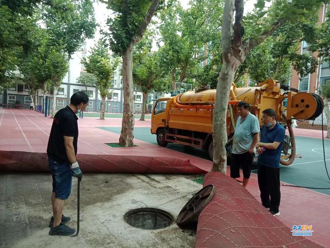 疏通下水道