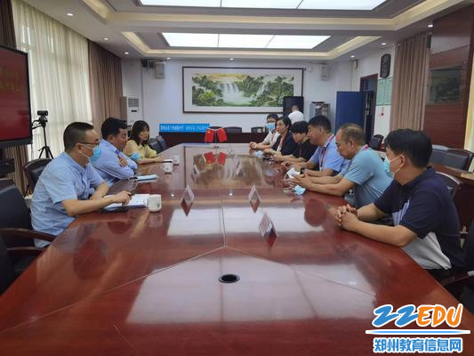 1教育局领导检查指导郑州市第十四高级中学秋季开学准备工作