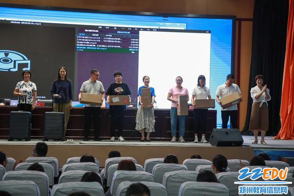 8校领导为老师们送上关怀与祝福