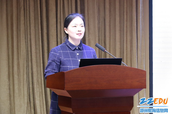7.香山小学德育副校长高雅丽进行分享交流_调整大小