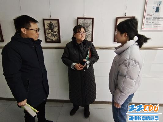 副校长宋歌对授课教师进行细致点评