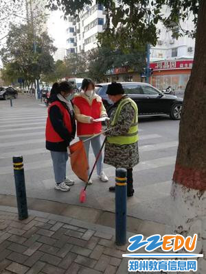 为寒风中默默工作的环卫工人送上医用口罩7 为寒风中默默工作的环卫工人送上医用口罩7