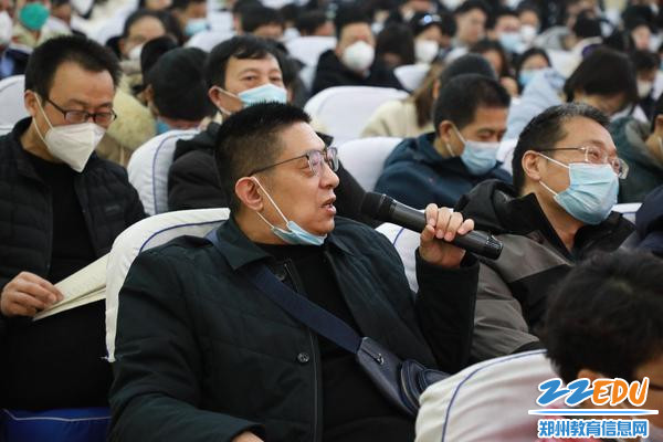 围绕新春生活、工作、学年、期望，老师们分享交流