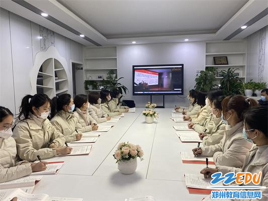 3.文博路园区教职工参加会议