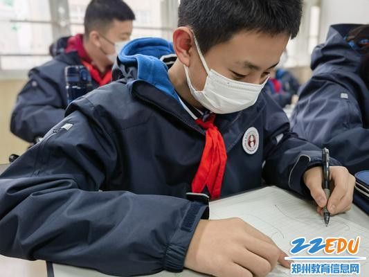 学生绘制能量树