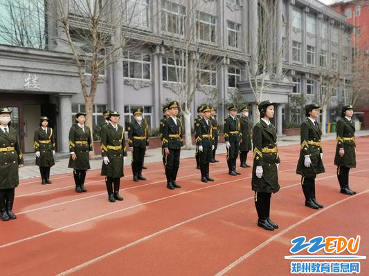 旗手就位