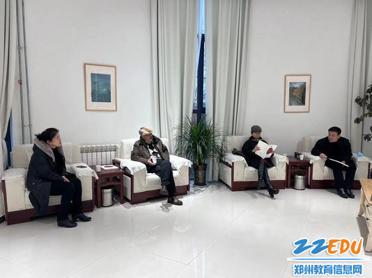 校长段亚萍与毕业生交流学校发展近况