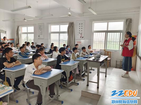3同学们认真听讲、积极探索 3同学们认真听讲、积极探索