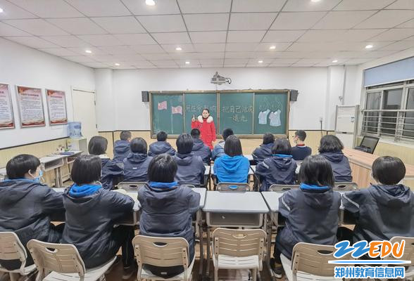 “以花喻人”现场教学