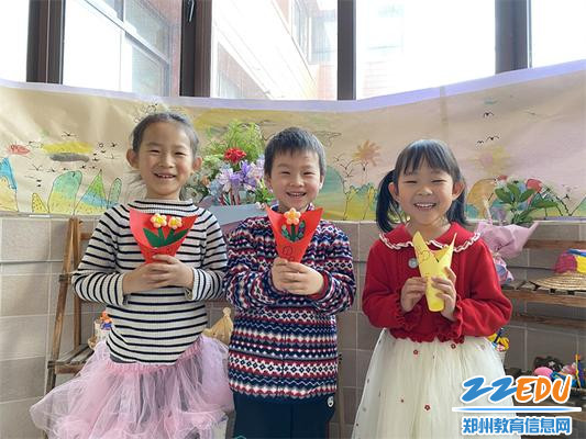6.做一朵小红花送给我的妈妈