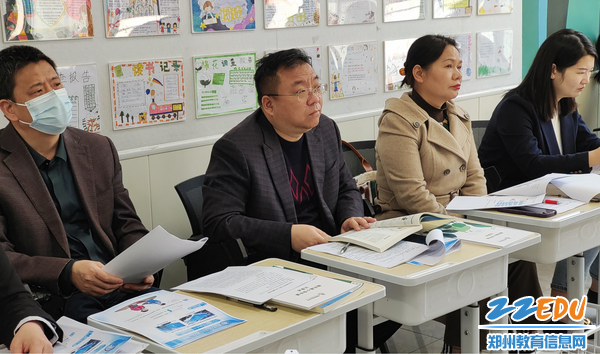 数学课堂听课现场