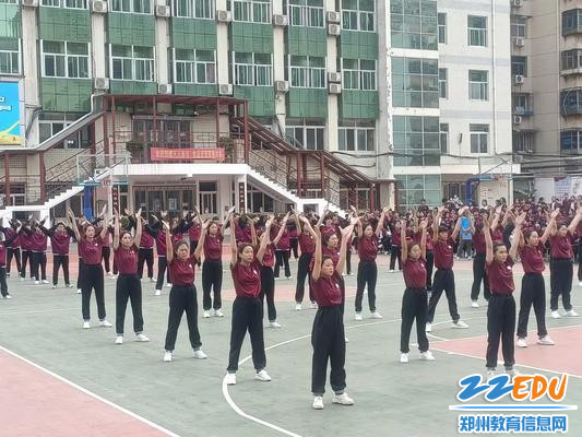 阳光大课间比赛进行时