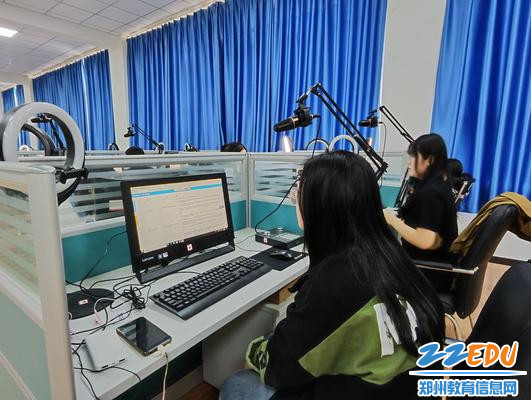 学生直播现场（2）