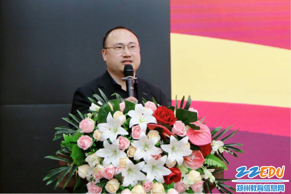 郑州市经开区蝶湖小学副校长王超进行大赛点评