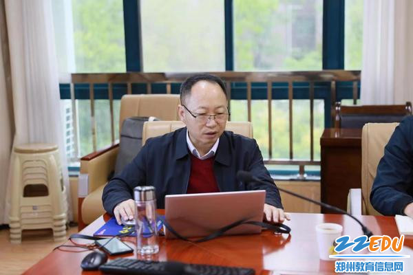 姜振营博士为语文教师进行专题讲座