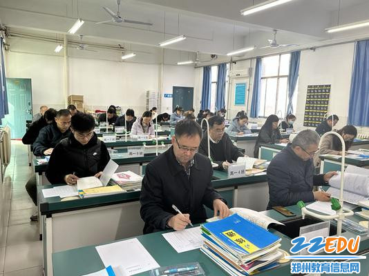 全体备课组长参加作业评价建设
