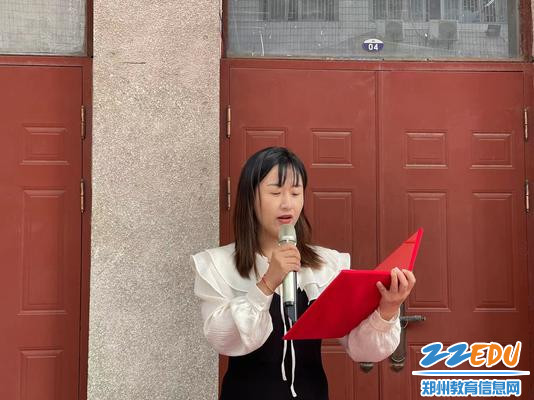2024届5班班主任许岩老师做主题发言