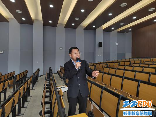 副校长李旭充分肯定教学中的亮点