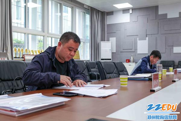4督导组查阅相关量化指标档案材料