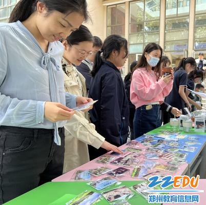 师生们纷纷加入抢购中_副本