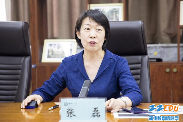 4副校长张磊回顾总结2022年学校宣传工作的整体情况