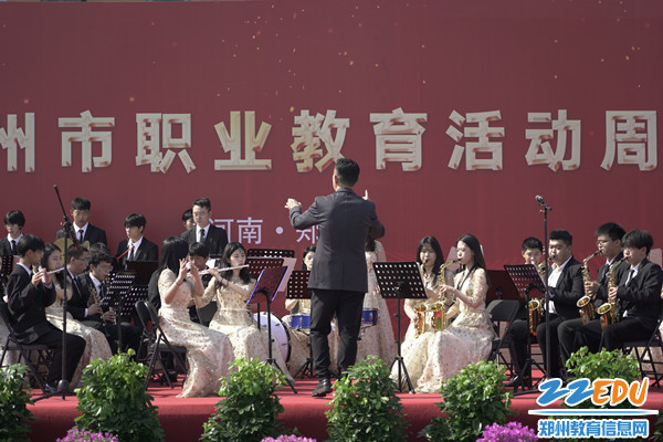 5学校鼎声乐团合奏