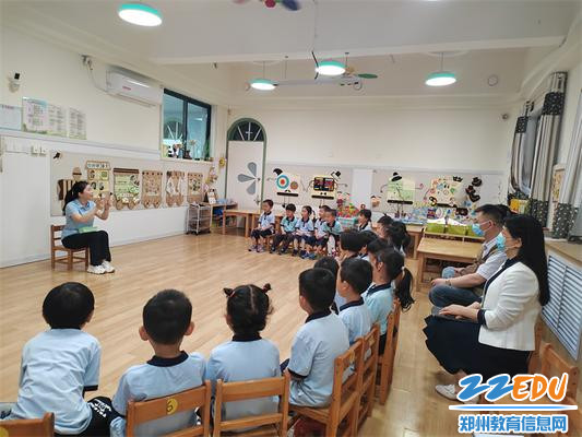 1-4姜靖小班音乐韵律活动《乌龟和兔子》
