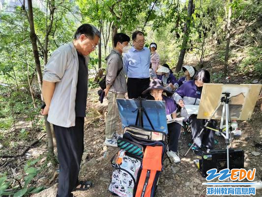 9副校长李留群进行现场指导