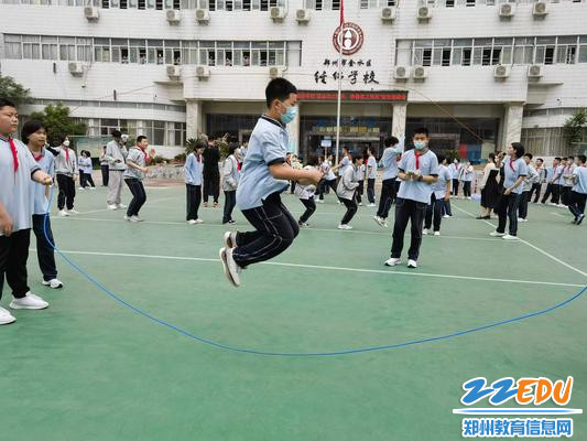 跃动青春 绳彩飞扬