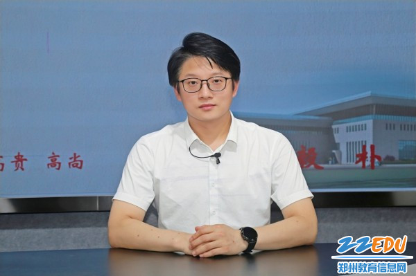 0年级长刘中华主持经验交流会_副本