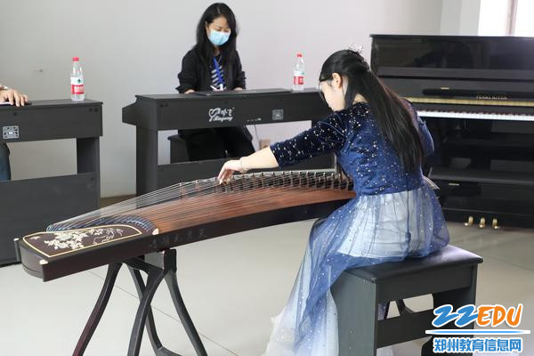 学生参加音乐测试2 (2)