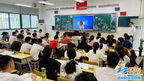 8各班组织迎新见面会_副本